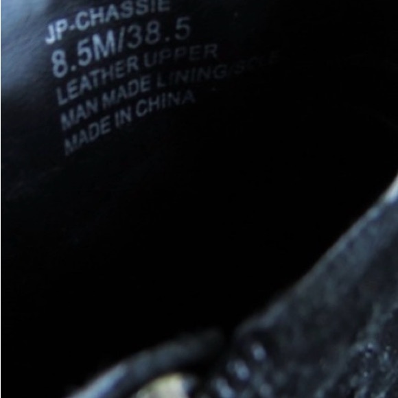 Jessica Simpson Chassie Black
Suede Fringe Heeled Ankle Boots
Size 8.5M - Picture 6 of 6